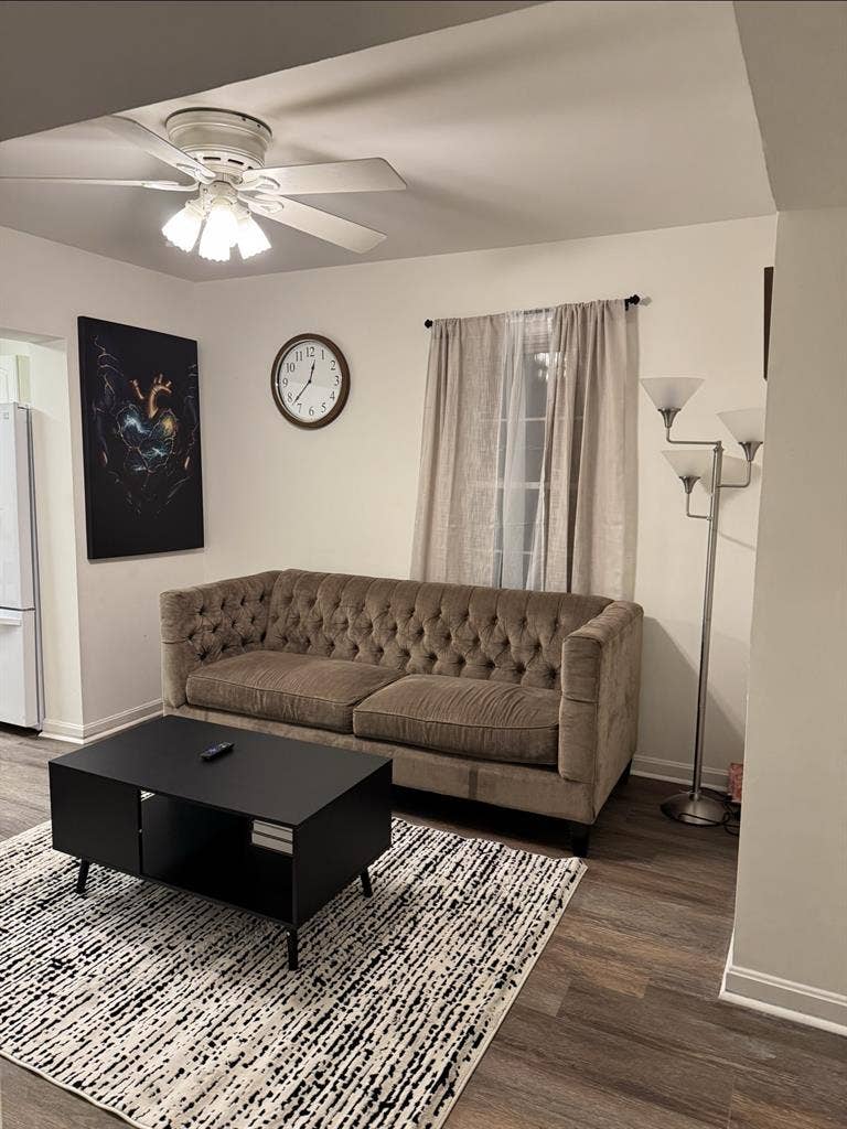 Fredericksburg Va- Room Available