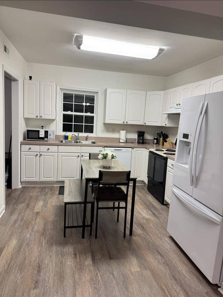 Fredericksburg Va- Room Available