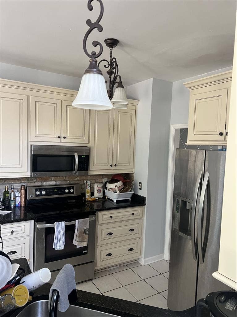 Roommate Needed