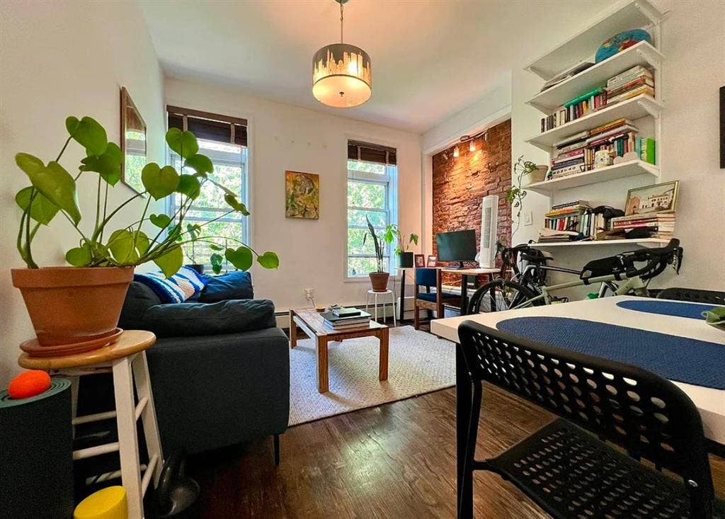 1 bedroom Deer Lakes Apartment