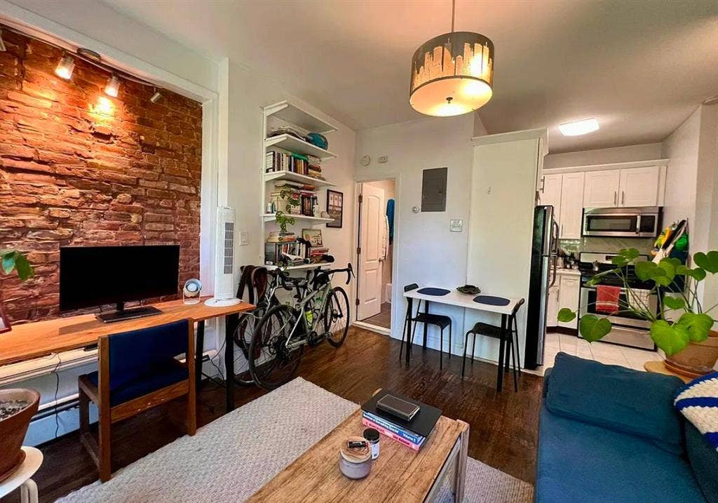 1 bedroom Deer Lakes Apartment