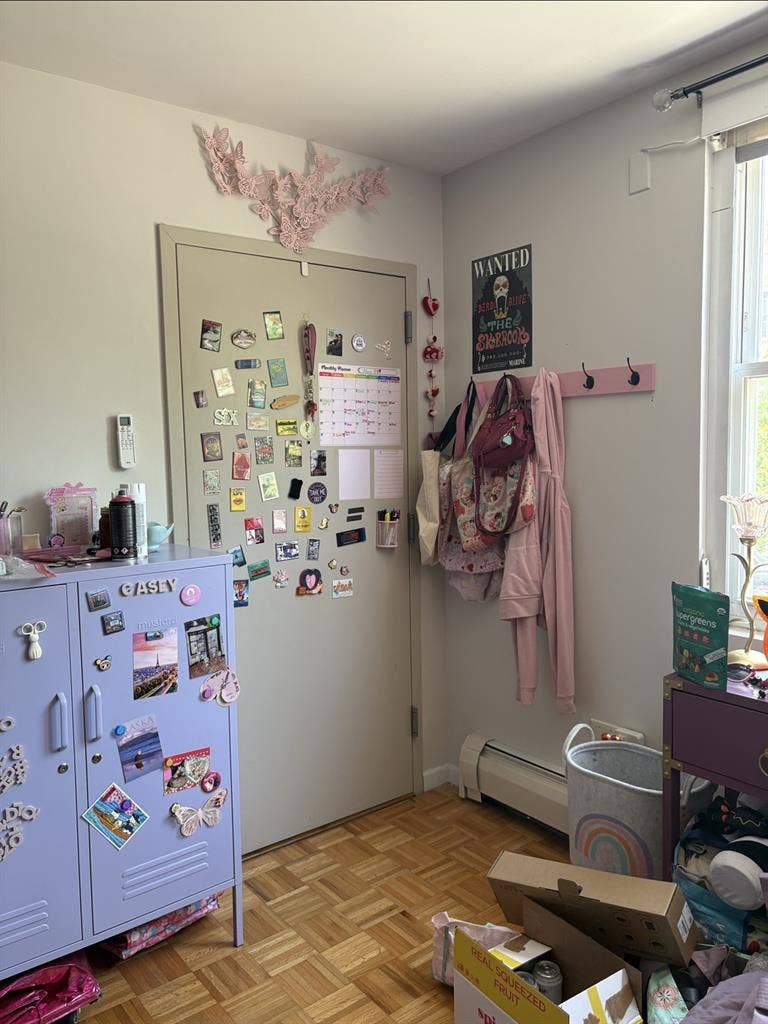 JUNE 1ST MOVE IN 2 BED 1 BATH