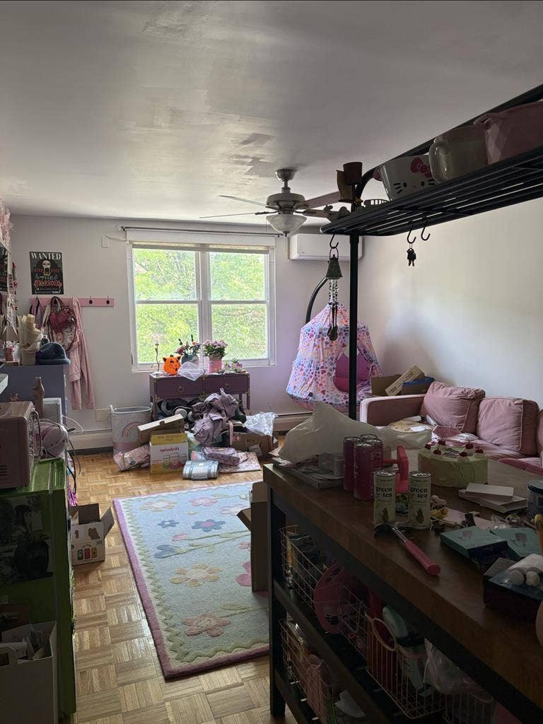 JUNE 1ST MOVE IN 2 BED 1 BATH