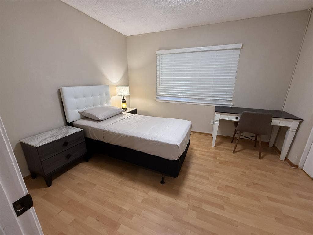 ROOM FOR RENT IN ROWLAND HEIGHTS
