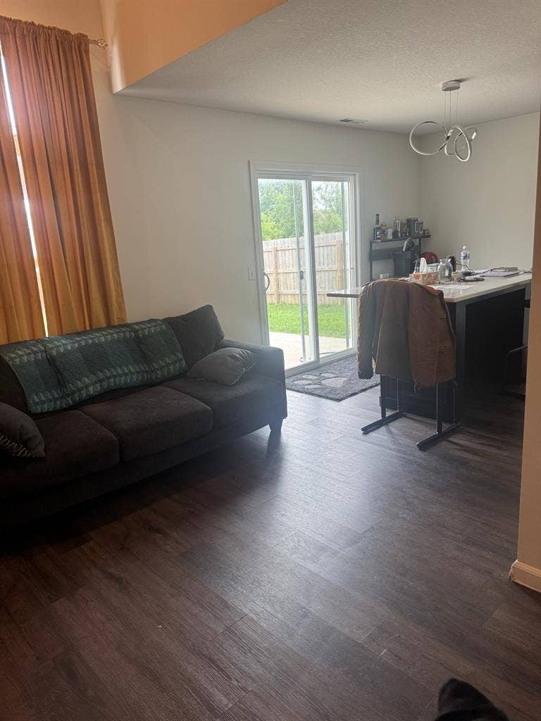 Housemate-partially furnished