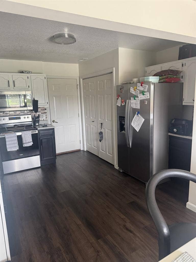 Housemate-partially furnished