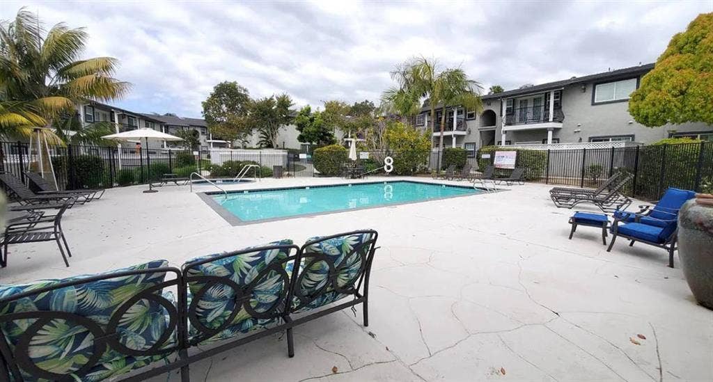 Looking 4 roommate in a 3br/2ba apt