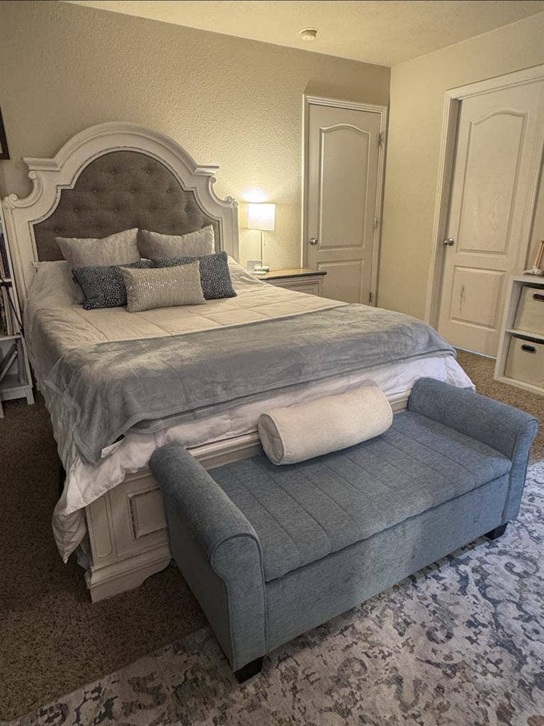 FURNISHED large master