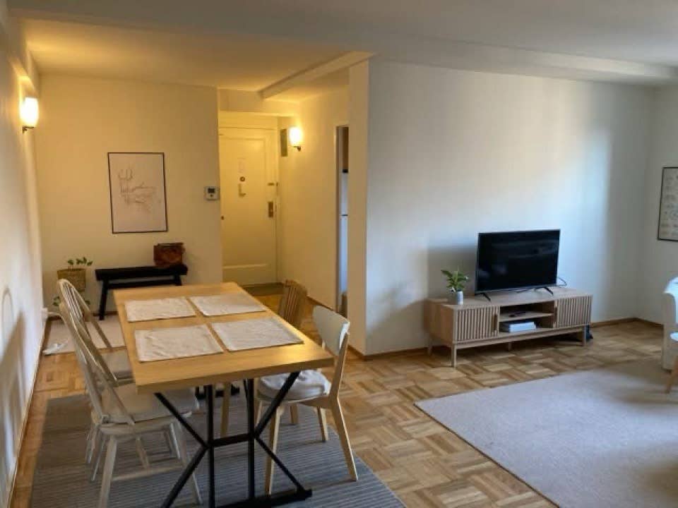 Room in Spacious Apartment 950sqft