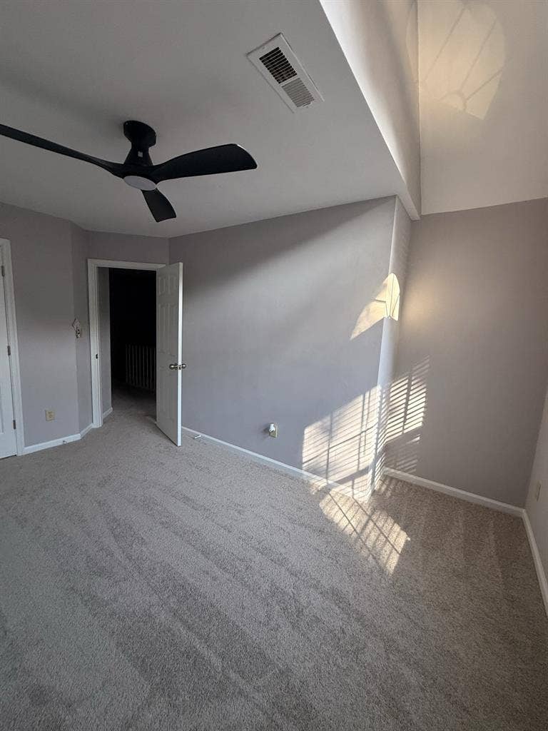 1br 1bath msg me on ig-adrunitt