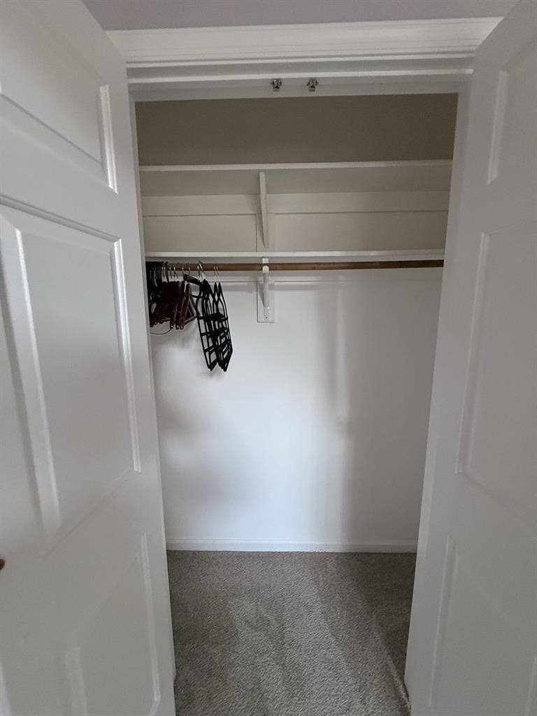 1br 1bath msg me on ig-adrunitt