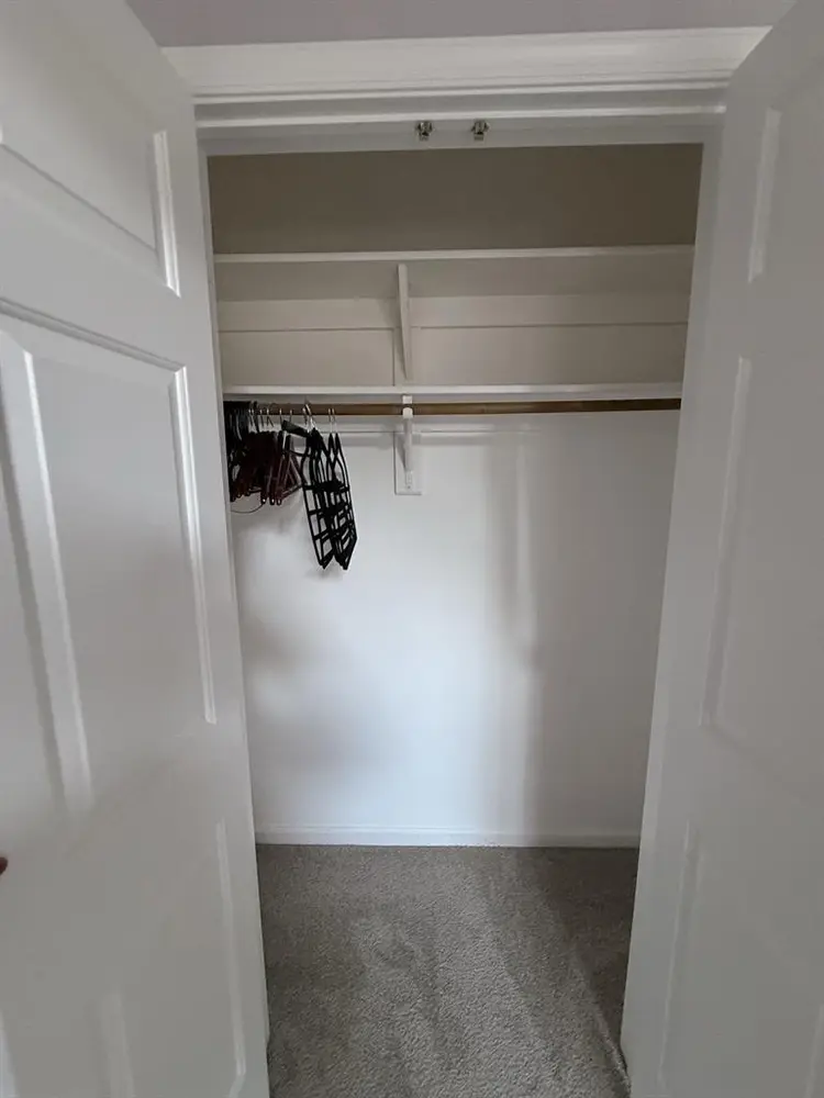 1br 1bath msg me on ig-adrunitt