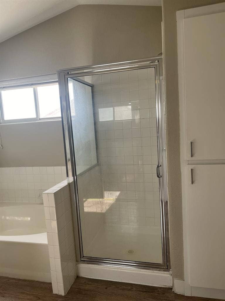 Short term lease/ private bathh