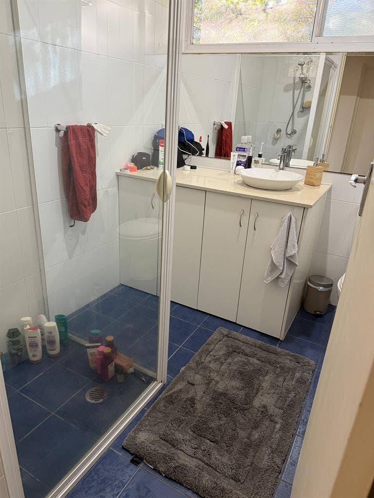 Private room in shared flat