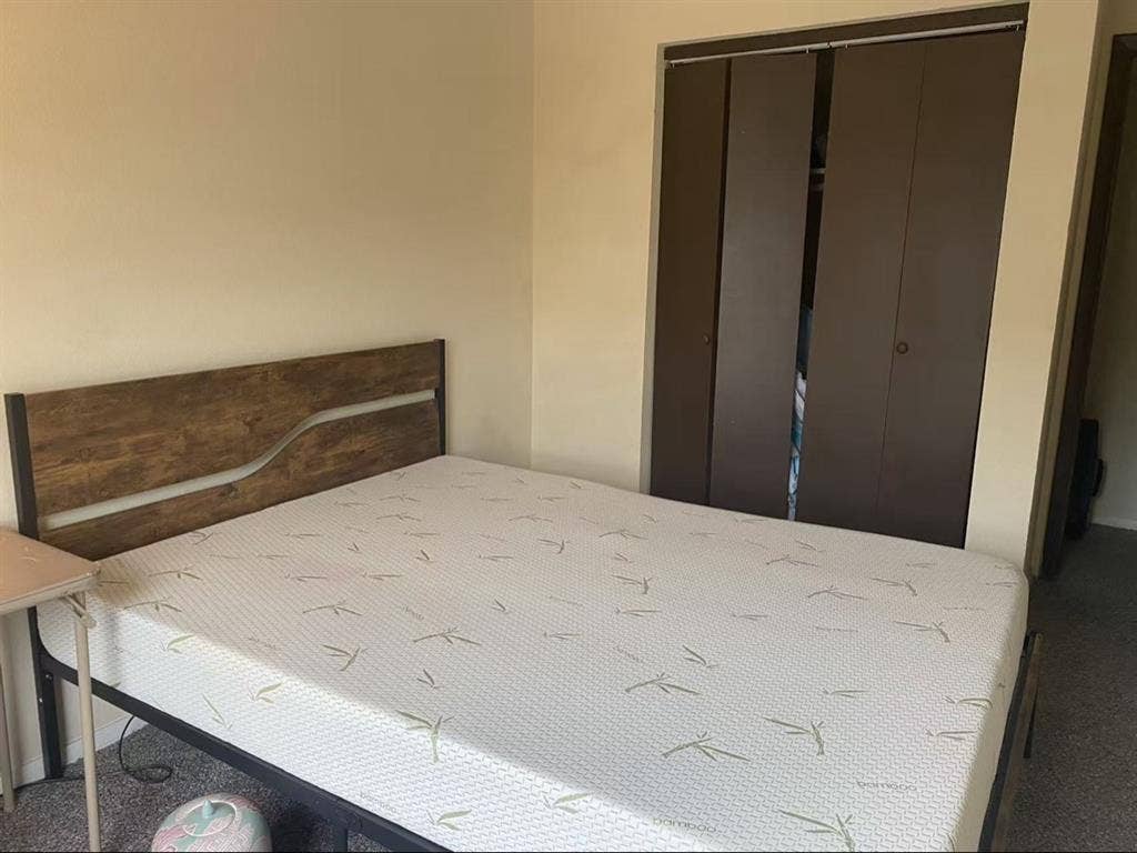 Rent out a furnished room