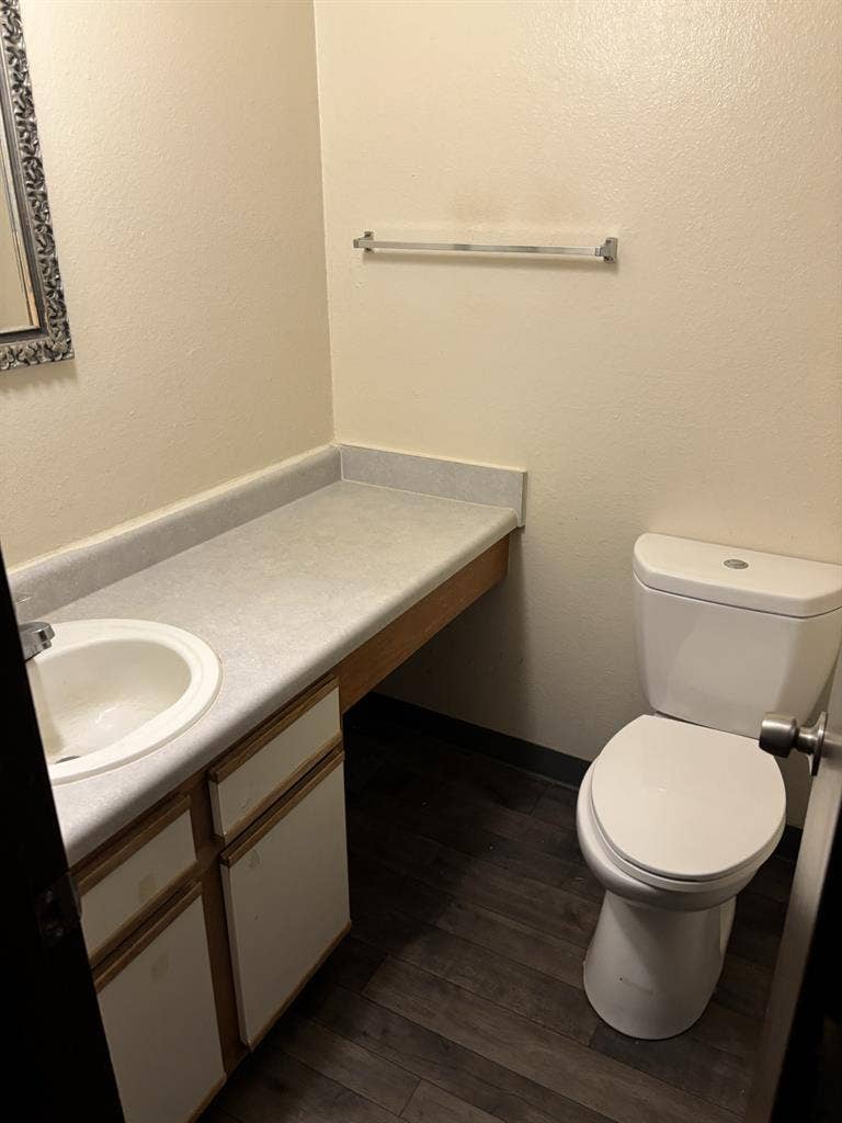 Rent out a furnished room