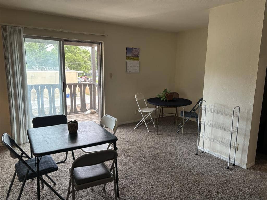 Rent out a furnished room