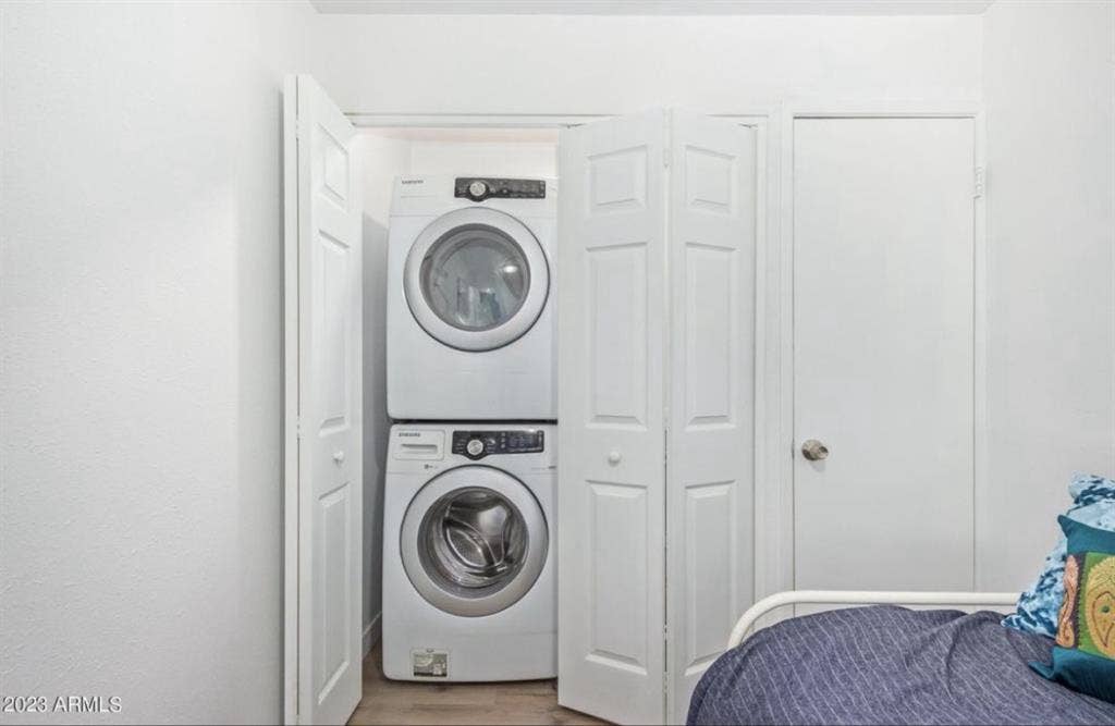 Room for rent!