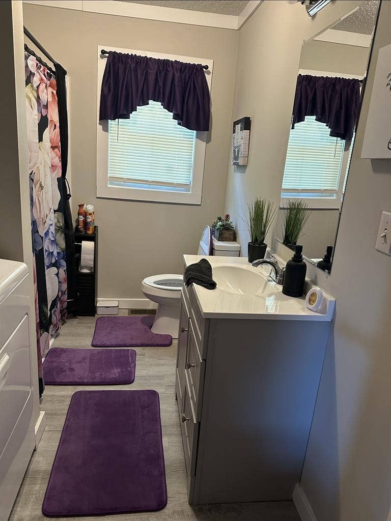 Room & private bathroom $775