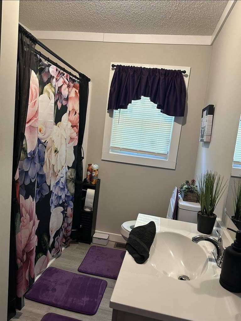 Room & private bathroom $775