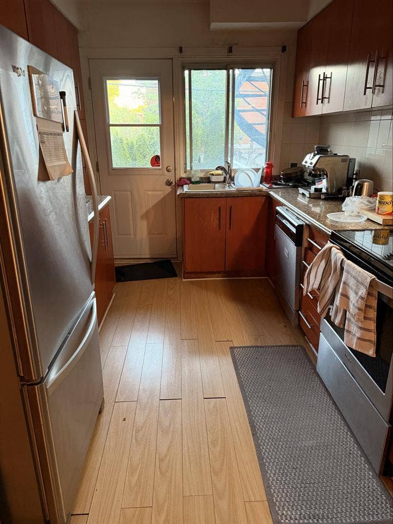ROOM FOR RENT / JULY