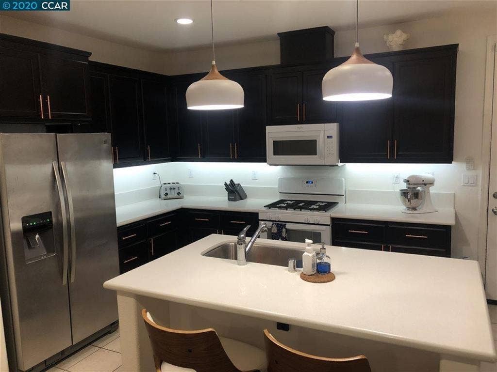 Master Bedroom Rent in Pittsburg