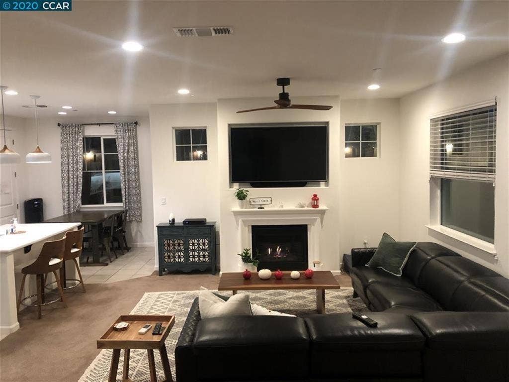 Master Bedroom Rent in Pittsburg