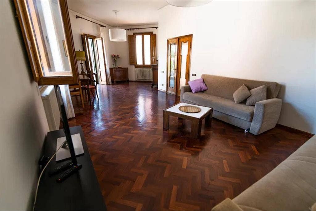 Summer sublet in Florence, Italy
