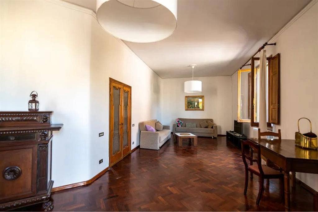 Summer sublet in Florence, Italy
