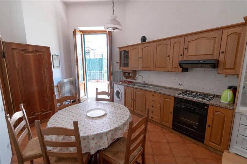 Summer sublet in Florence, Italy