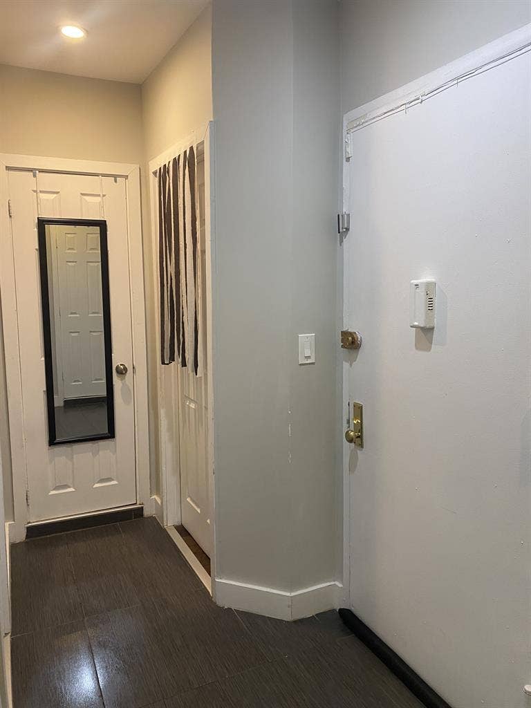 Clean & Cozy South Harlem Room