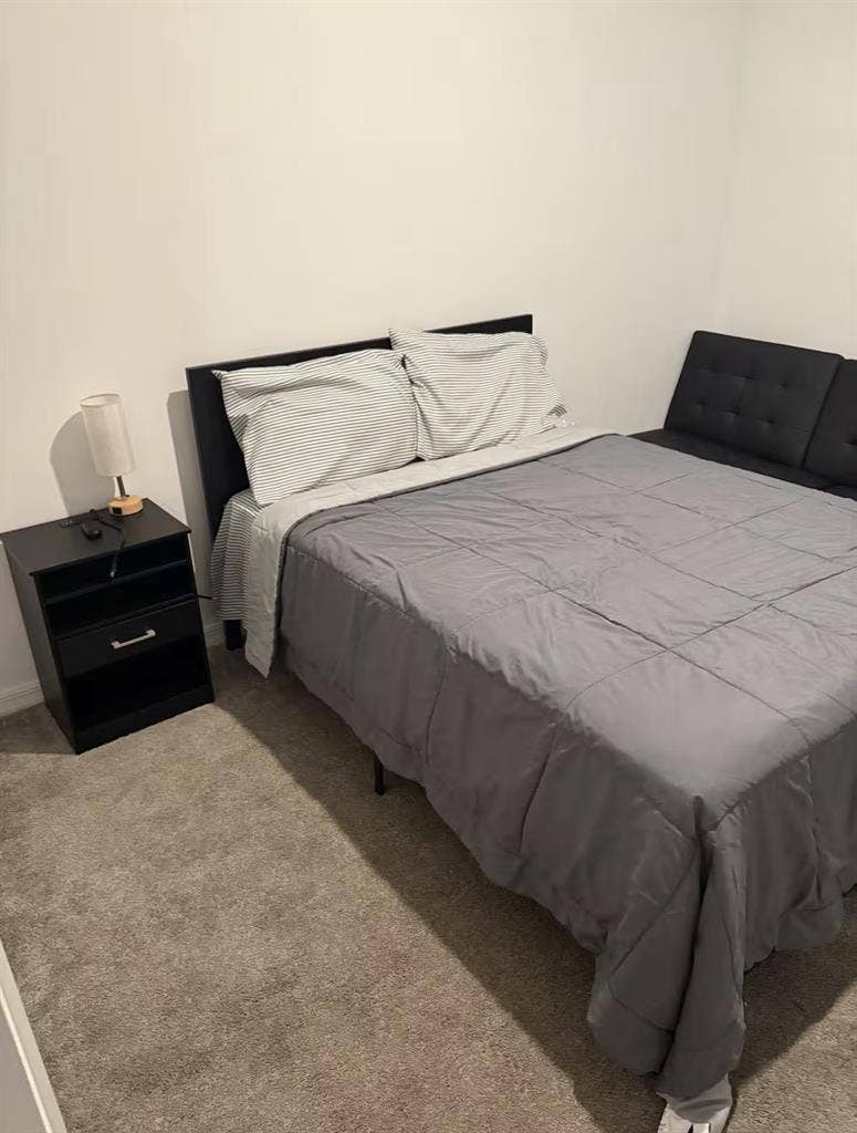 Room In Poinciana!