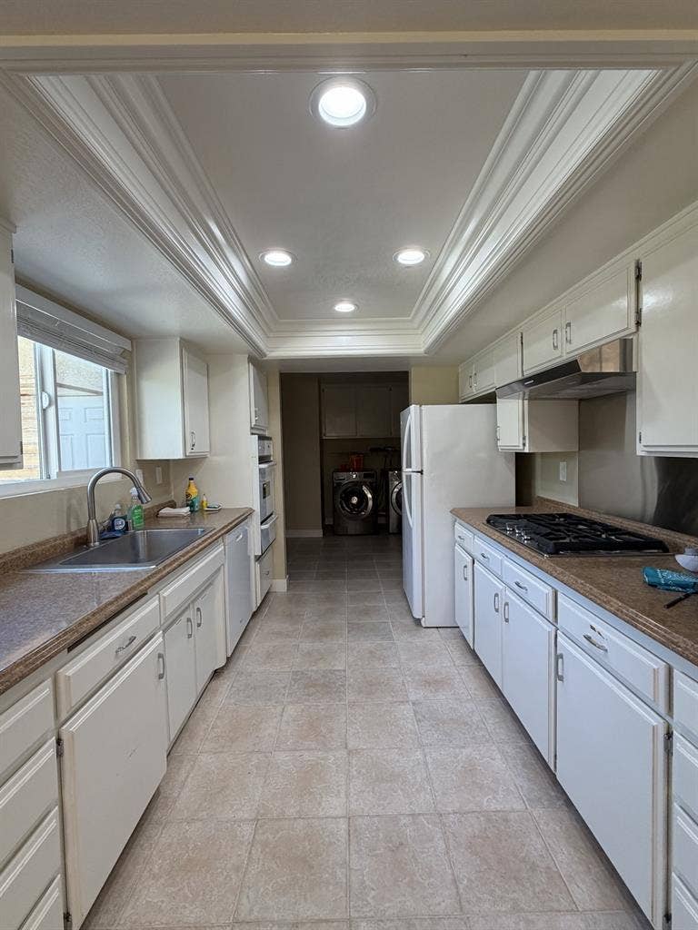 Private room in quiet neighborhood