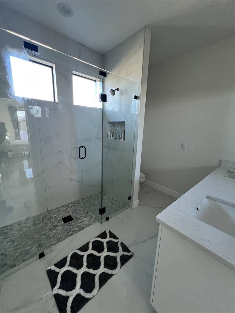PRIVATE MASTER BEDROOM FOR RENT