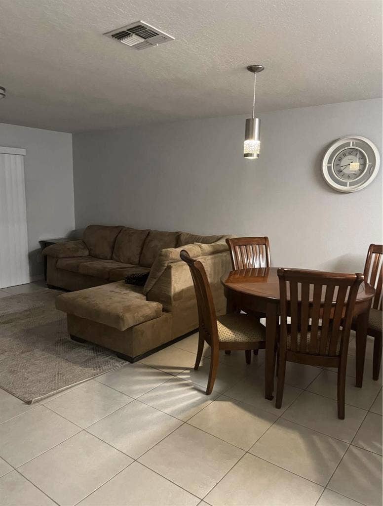 Private room in a townhouse!