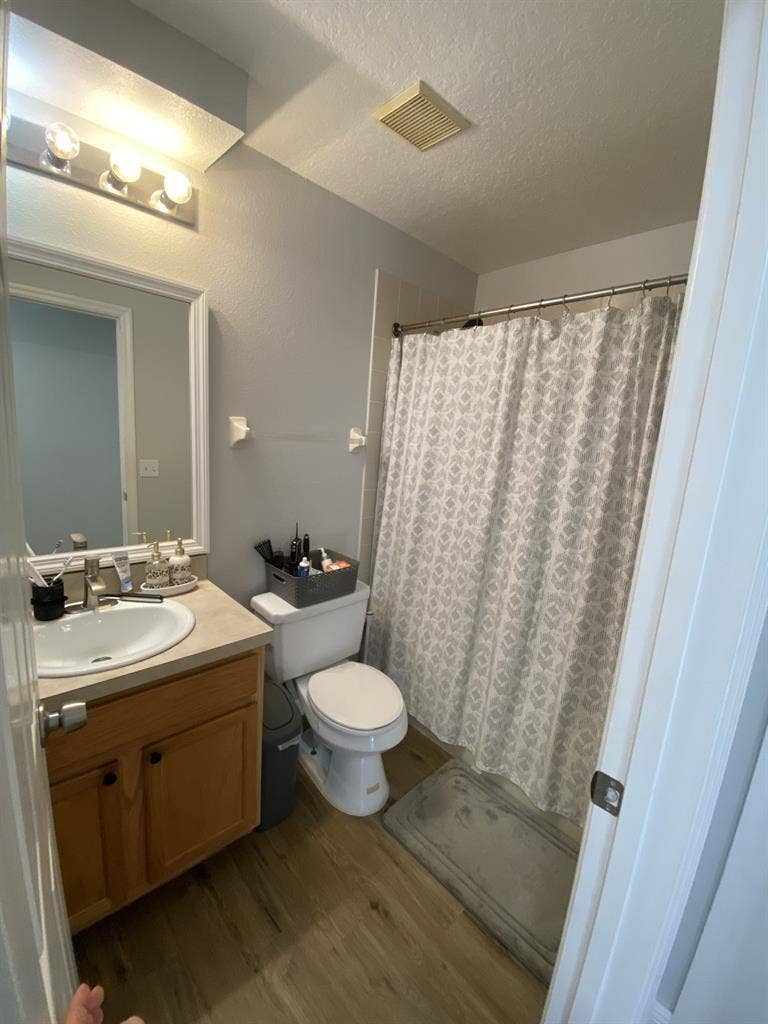 Private room in a townhouse!