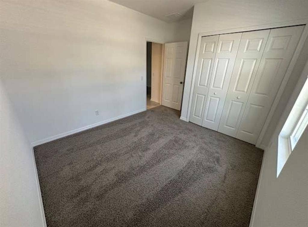 Suburban Serenity- Female Roommate