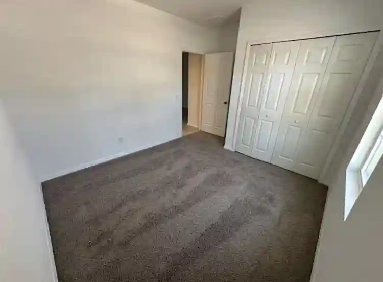 Suburban Serenity- Female Roommate