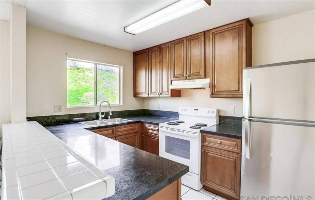 New Listing 2BR 1 Bath