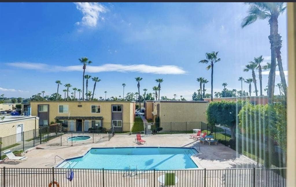 New Listing 2BR 1 Bath