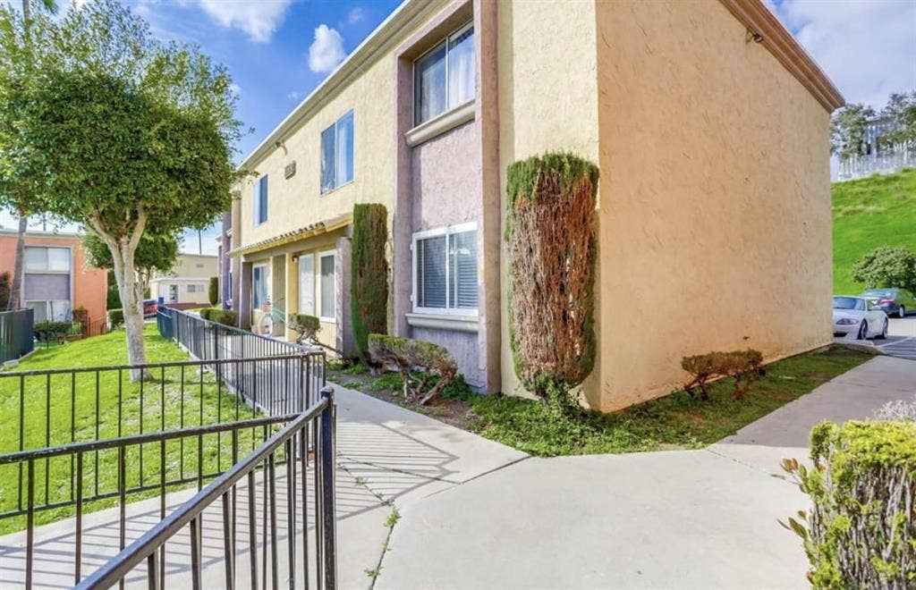 New Listing 2BR 1 Bath