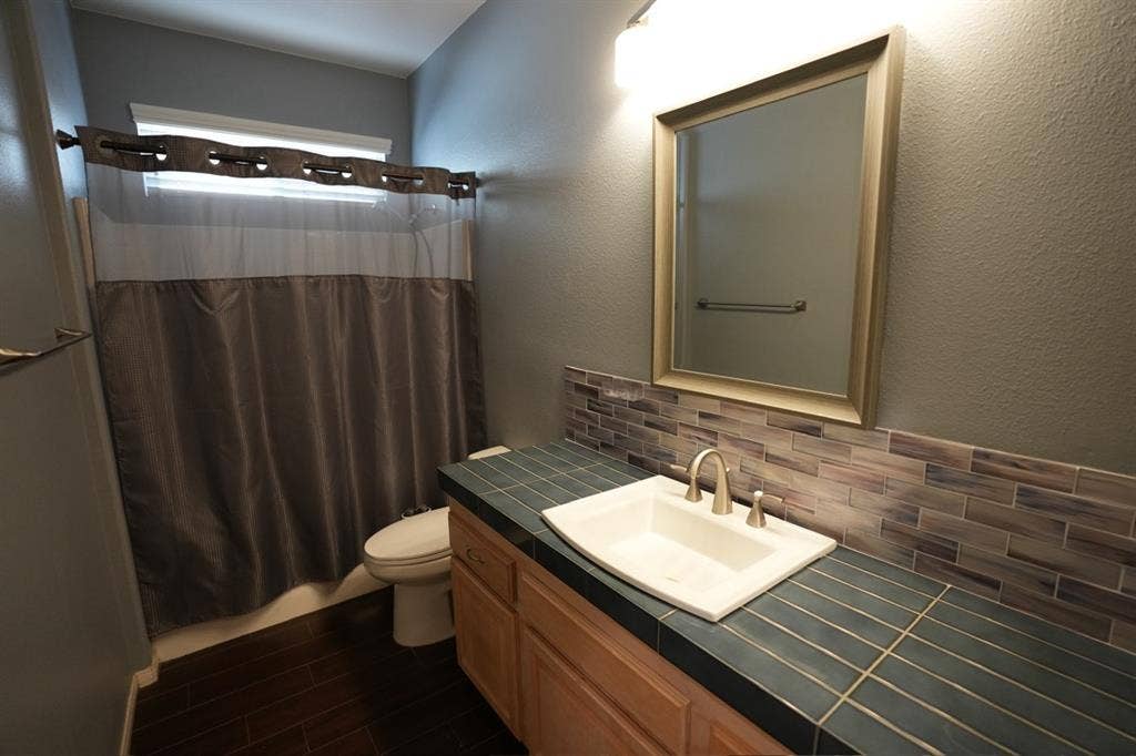 Private Room/Bath Full Home Access