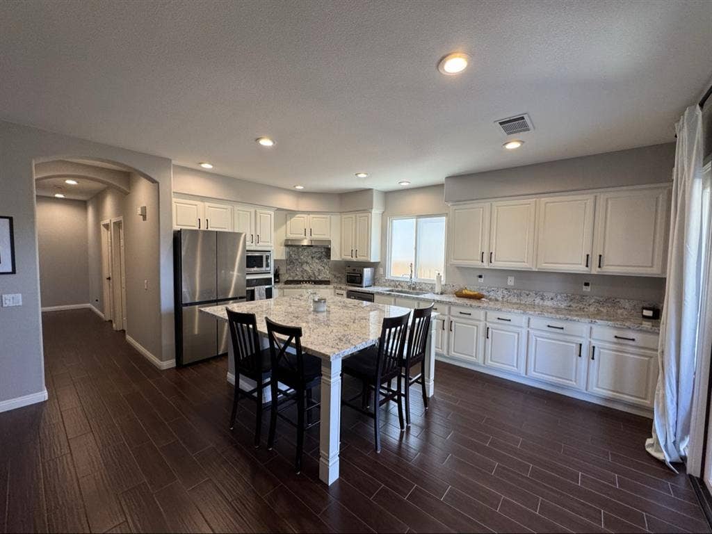 Private Room/Bath Full Home Access