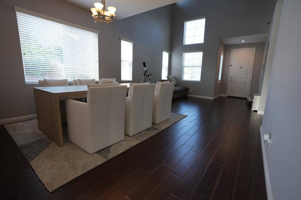 Private Room/Bath Full Home Access