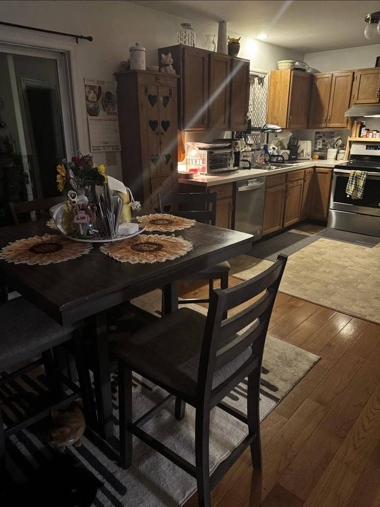 Room for rent in house-centervillee