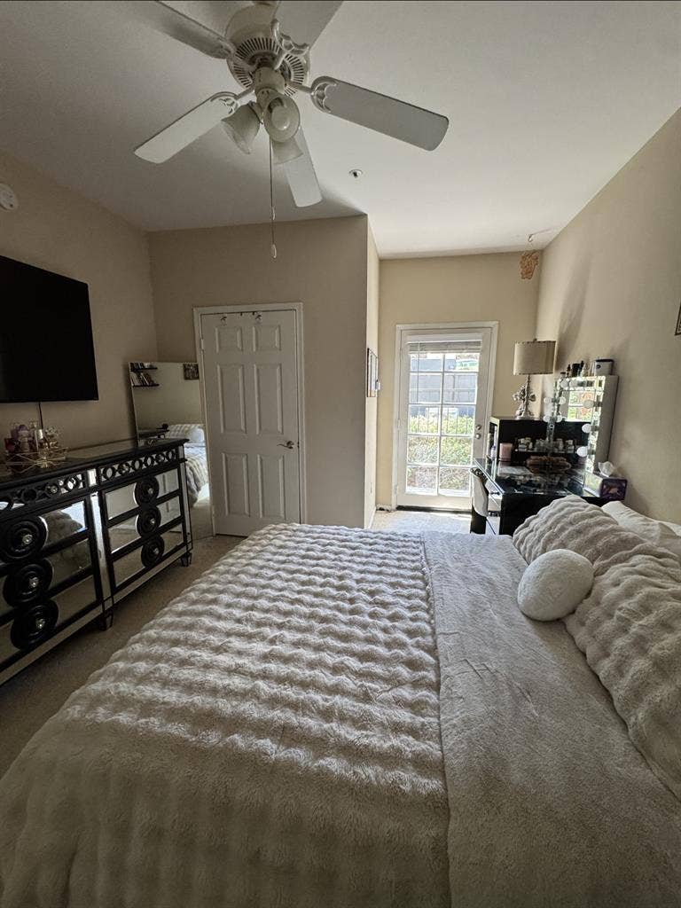 Furnished bedroom/private entrance