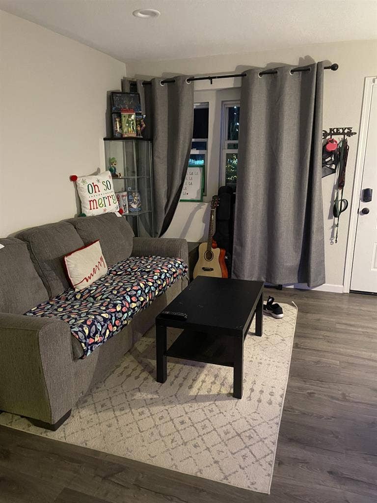 Room for rent in Spring Valley!