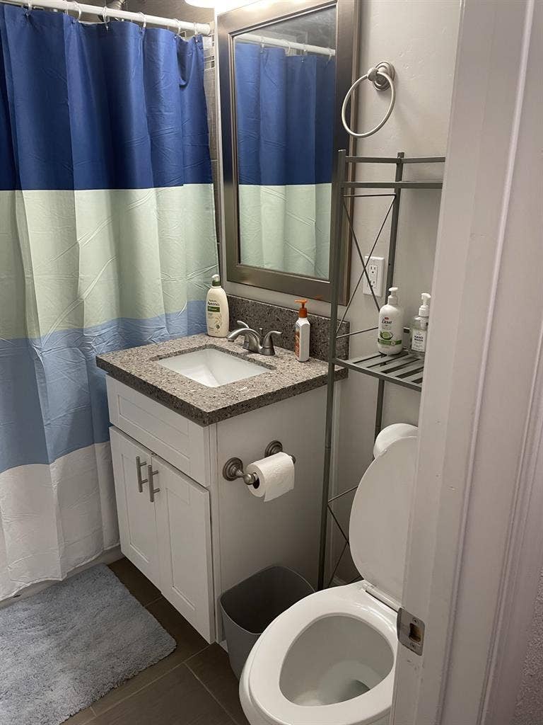 Room for rent in Spring Valley!