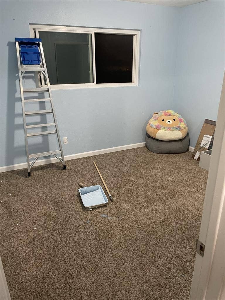 Room for rent in Spring Valley!