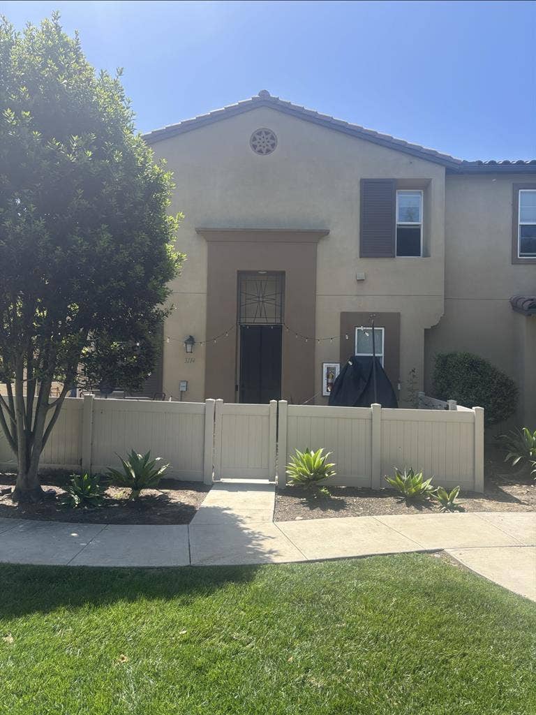 LOOKING FOR 1 ROOMMATE-CARLSBAD